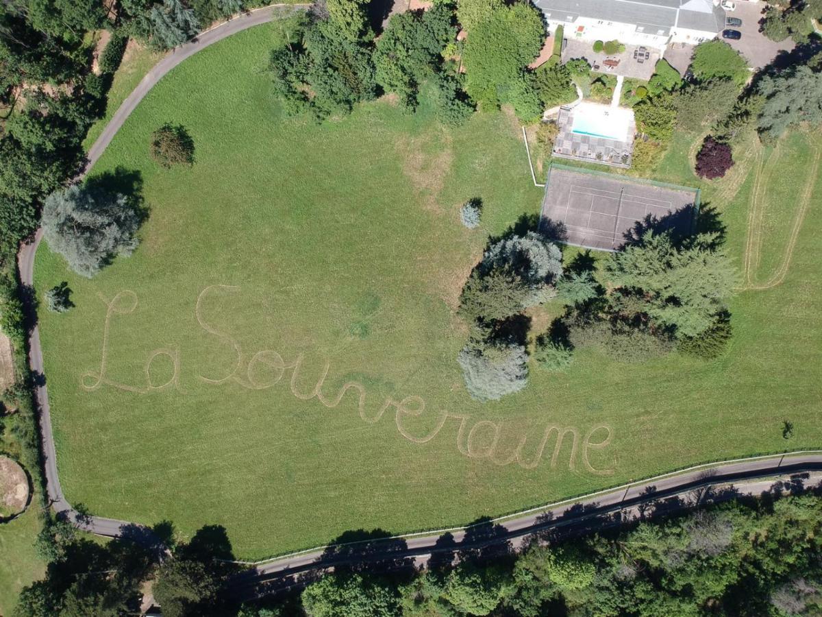 La Souveraine Saint-Genis-Laval Exterior foto