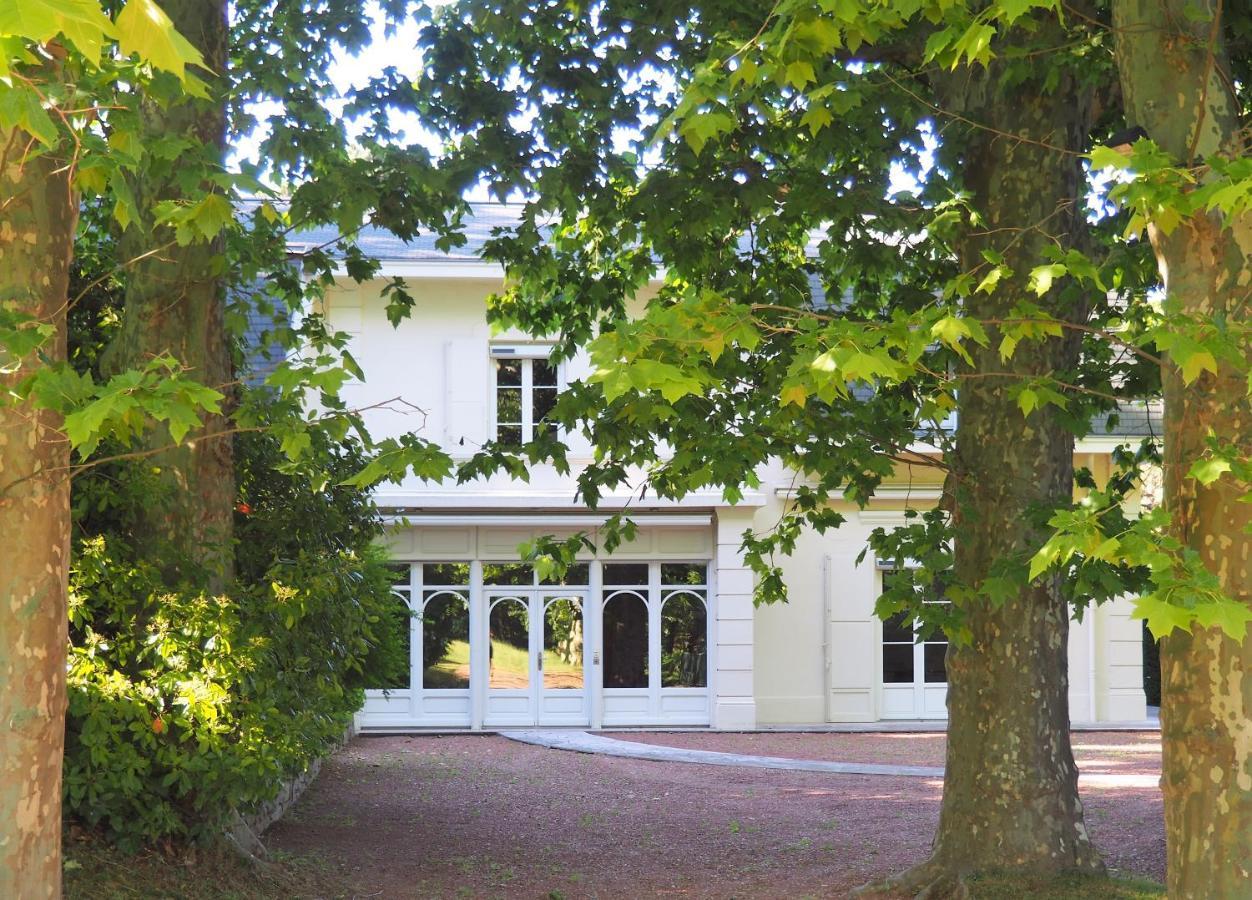 La Souveraine Saint-Genis-Laval Exterior foto